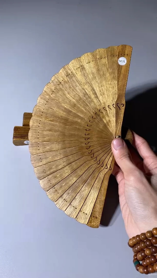 【闪购商品】金丝楠木雕503号15cm金丝楠木小叶桢楠扇子