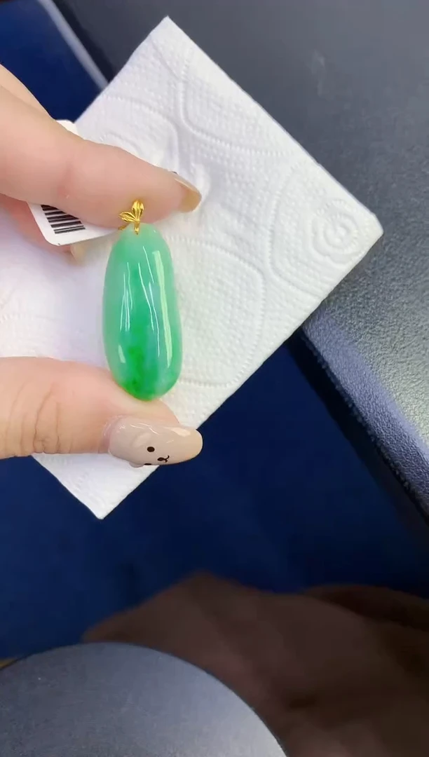颈饰18K金镶嵌翡翠缅甸天然翡翠A货