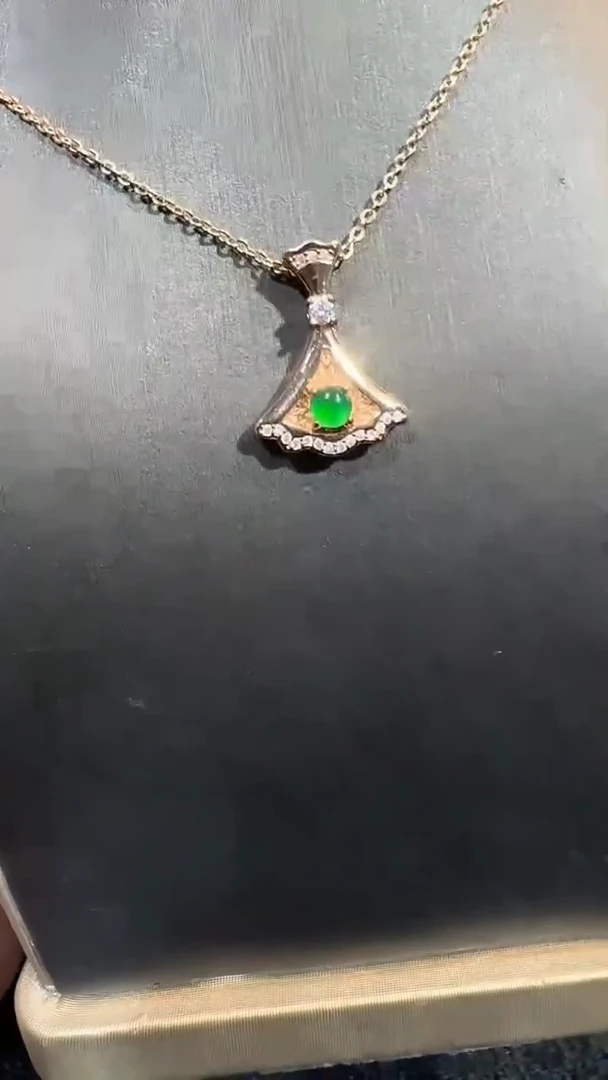 【闪购商品】翡翠吊坠(不含链)未镶嵌多样性发货其一不含链