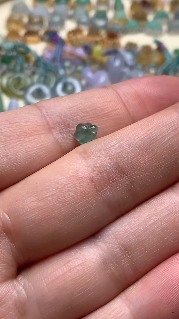 【闪购商品】翡翠颈饰未镶嵌翡翠莲蓬