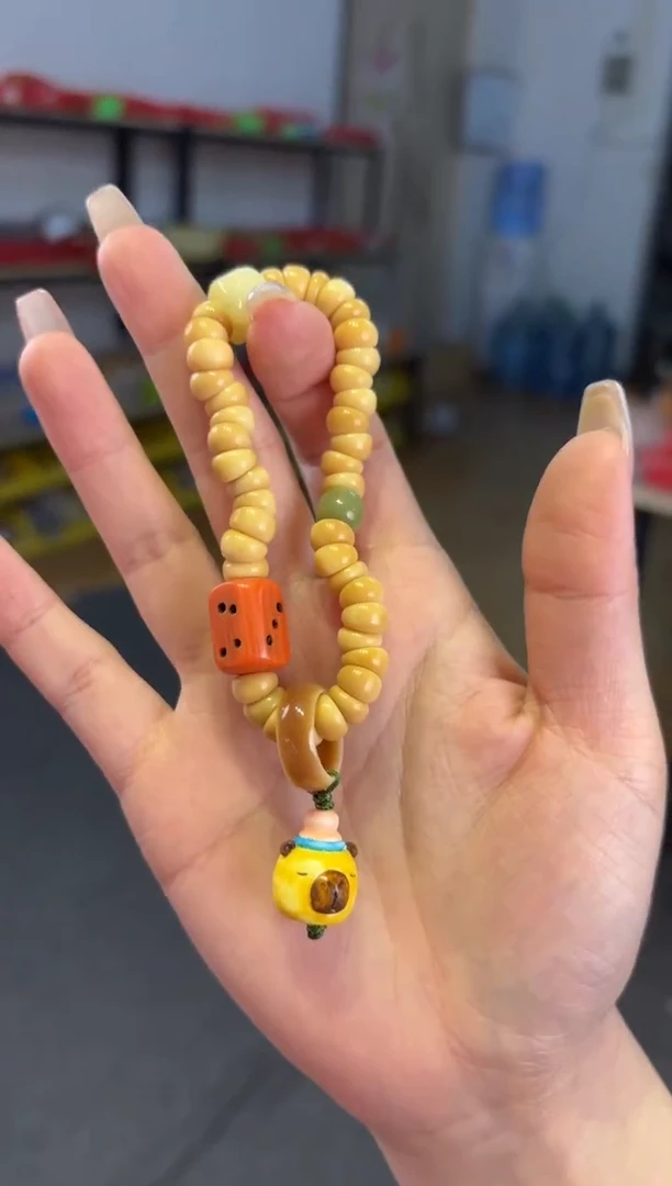 【闪购商品】菩提根/象牙果吊坠 8mm龙脊大肠卡皮巴拉