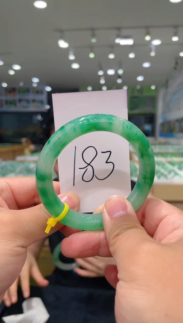 石英质玉（非洲翠）手镯未镶嵌天然冰飘花