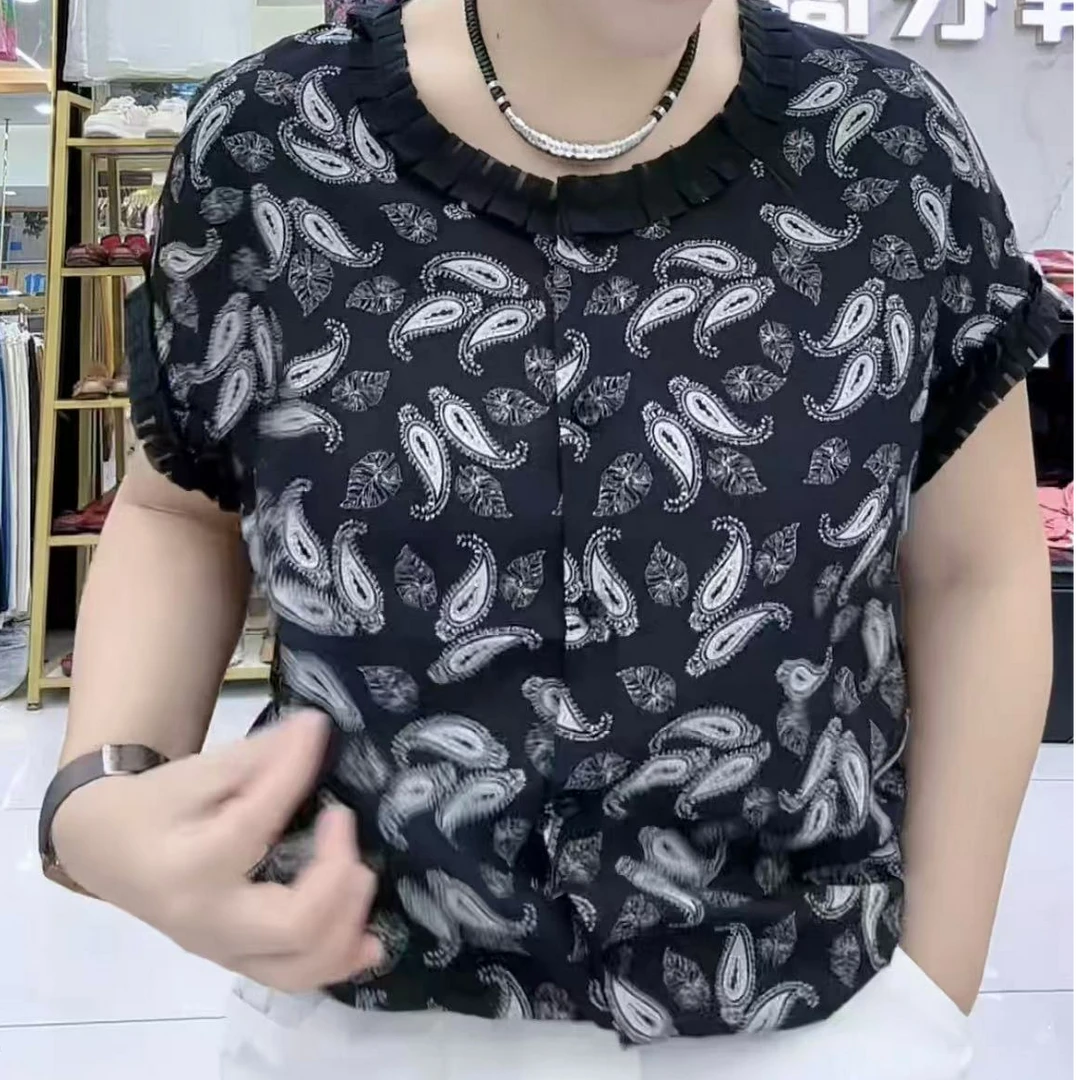 T恤圆领印花常规短袖立体装饰短款