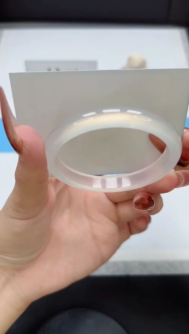 【闪购商品】石英质玉手镯未镶嵌432/荔枝55