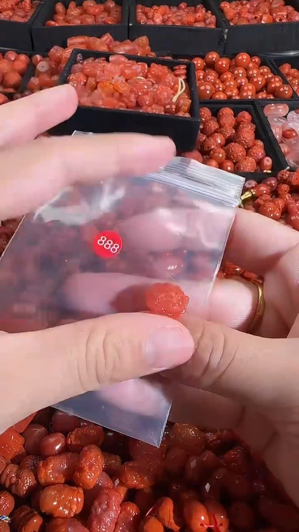 颈饰未镶嵌南红玛瑙1