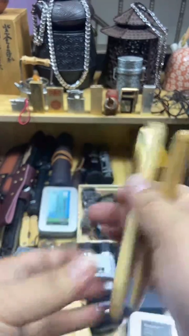 瓷片闪购商品  如图所示