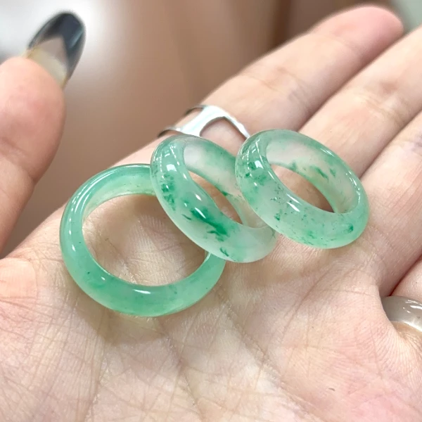 天然非洲翠高冰飘花戒圈多样性发单件