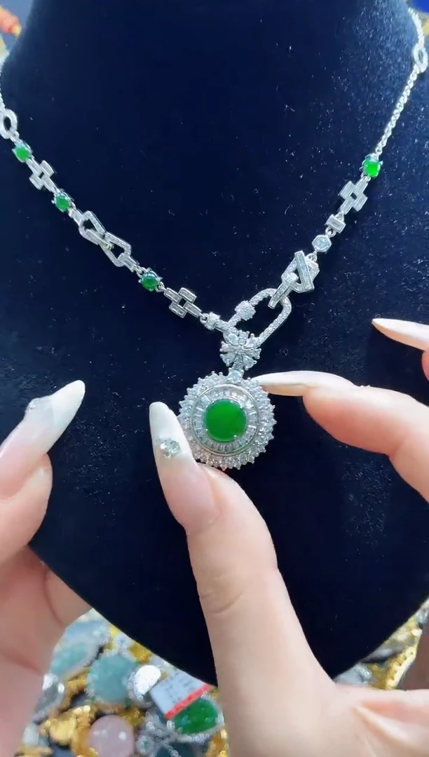翡翠未镶嵌吊坠(不含链)天然翡翠a货 多样性发其一
