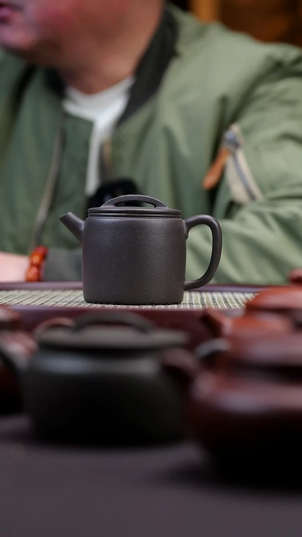 茶壶紫砂紫砂茶壶（海棠汉瓦）