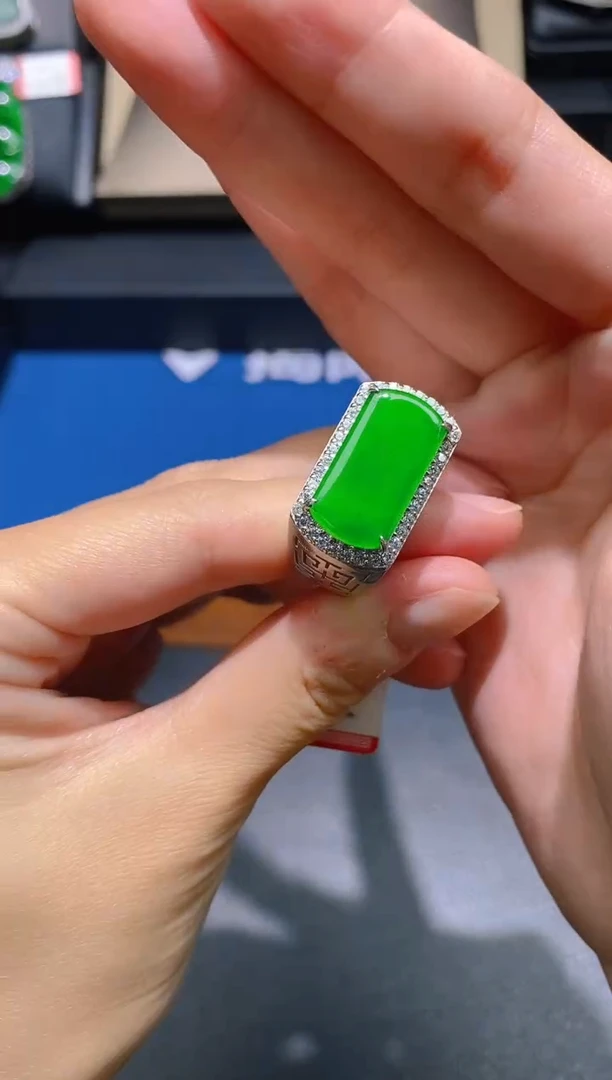 【闪购商品】翡翠戒指未镶嵌天然A货翡翠k18