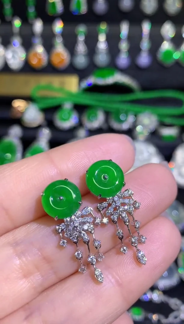 【闪购商品】翡翠耳饰18K金镶嵌高冰满绿平安扣耳钉