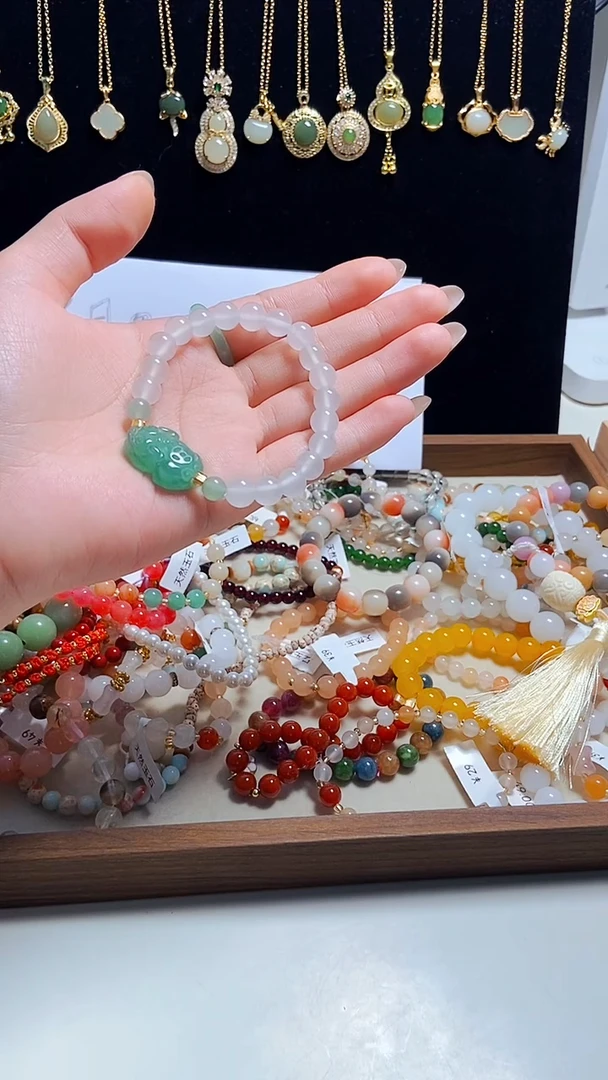 石英质玉（金丝玉）手串未镶嵌19