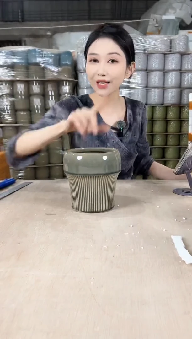 【闪购商品】陶瓷圆口半条纹裂纹绿小号14x16