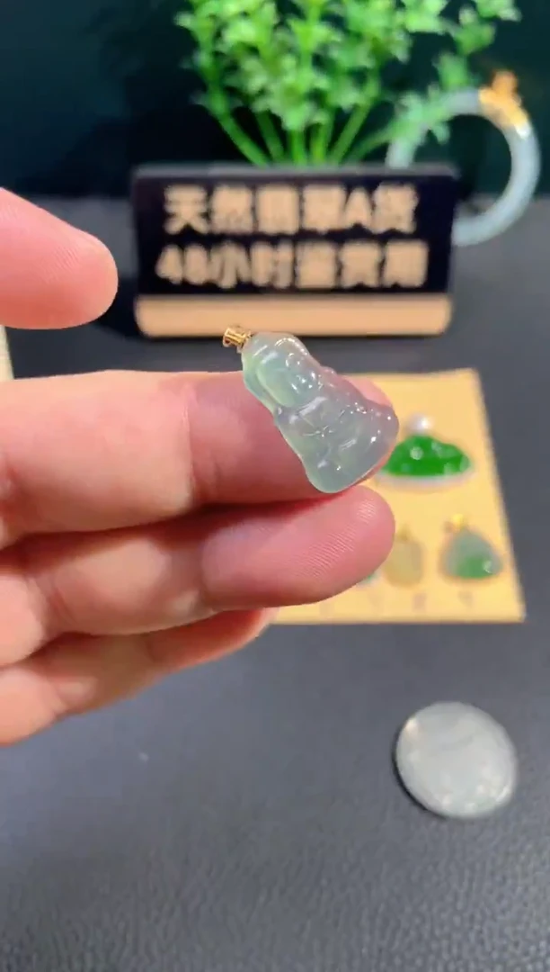 颈饰18K金镶嵌翡翠翡翠