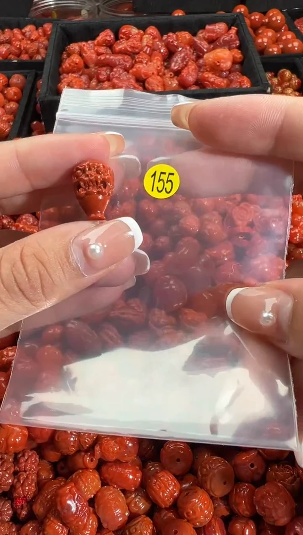 颈饰未镶嵌南红玛瑙1