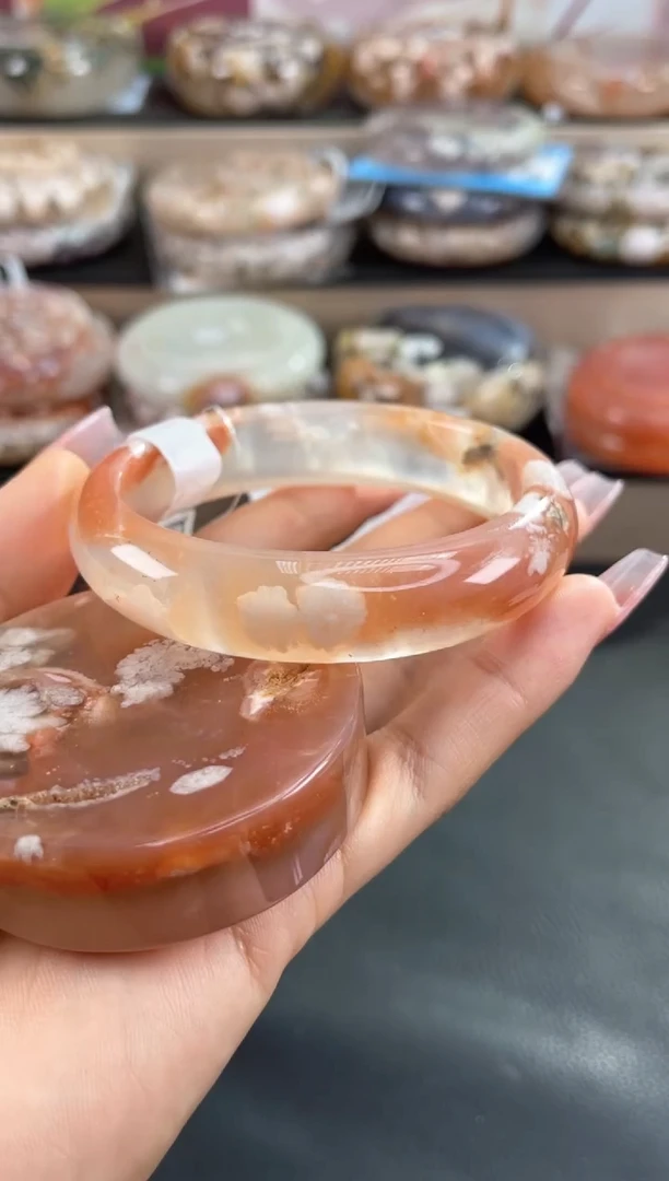 未镶嵌手镯石英质玉60