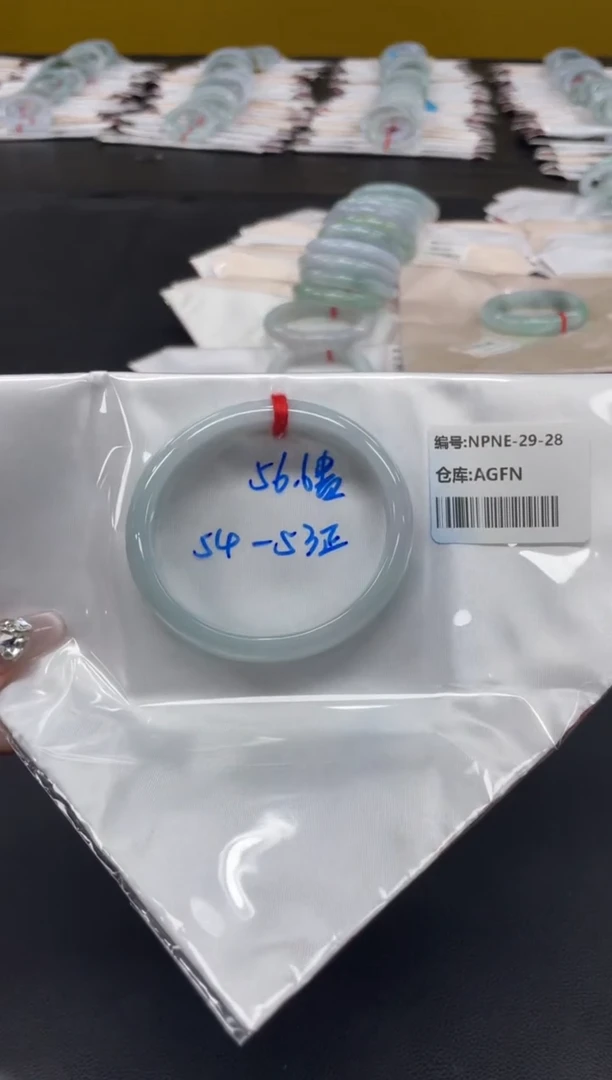 未镶嵌手镯翡翠翡翠手镯