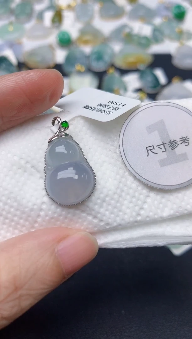 颈饰18K金镶嵌翡翠天然缅甸A货翡翠
