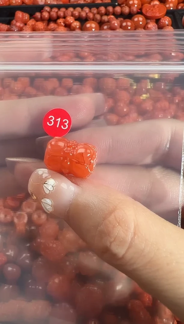 颈饰未镶嵌南红玛瑙1