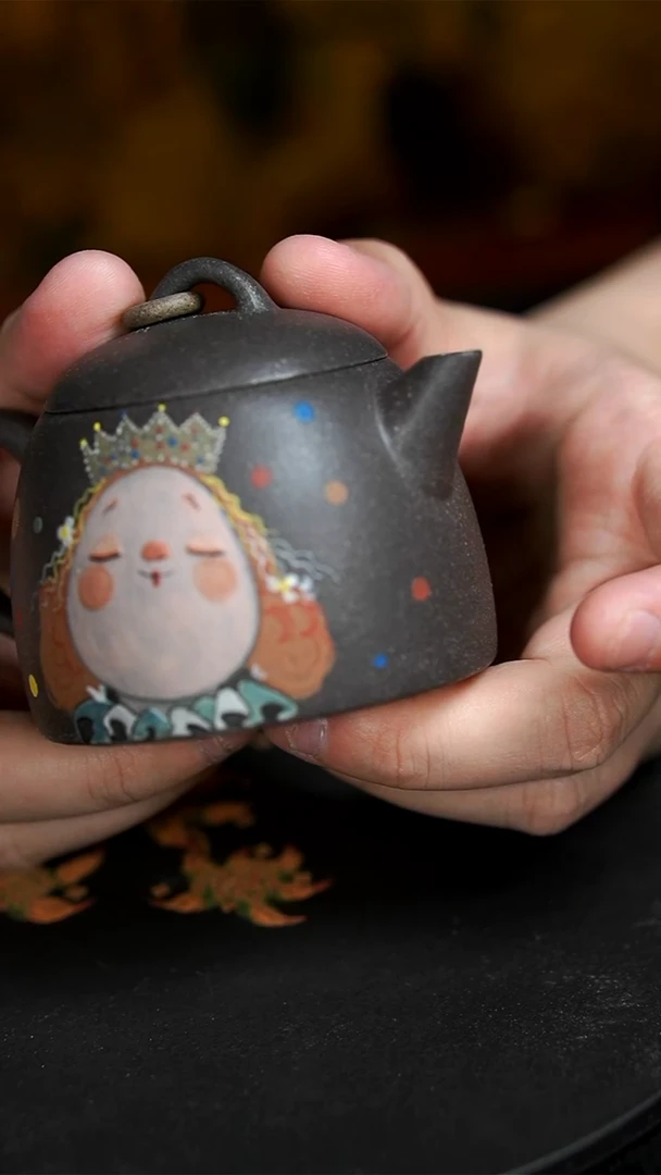茶壶紫砂?***蜜天青戴王冠的公主壶