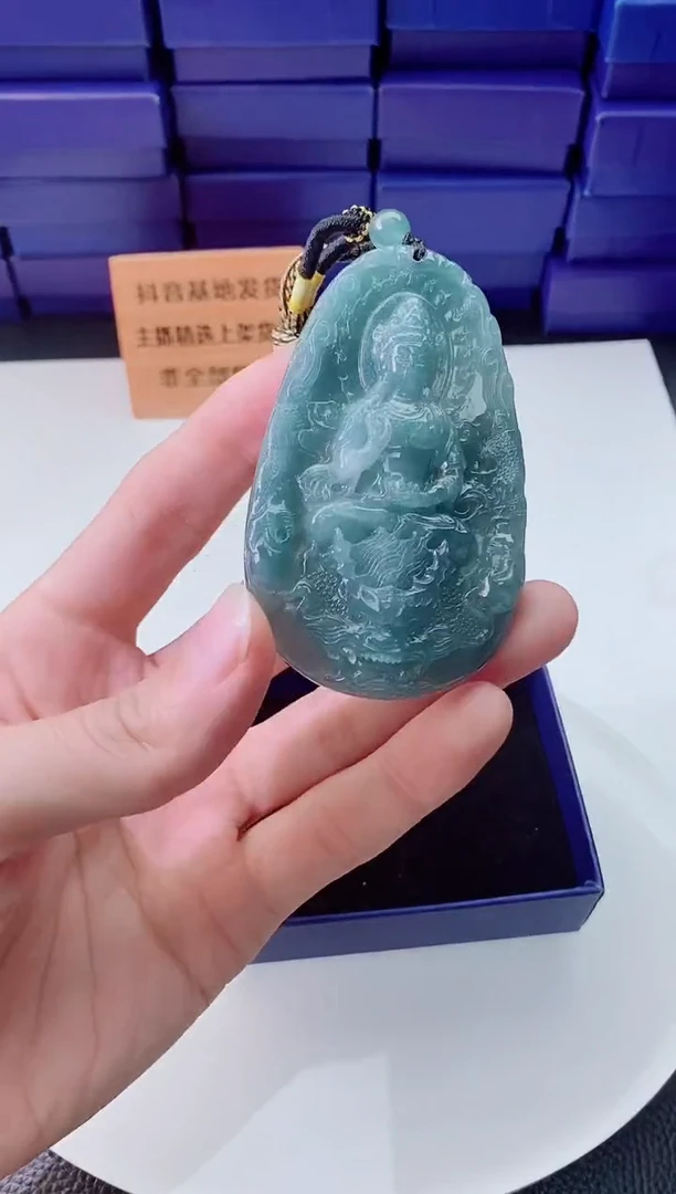 翡翠未镶嵌颈饰