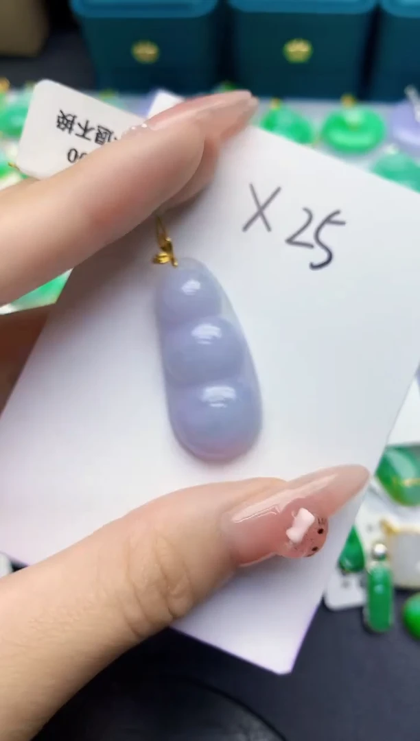 颈饰18K金镶嵌翡翠缅甸天然翡翠A货