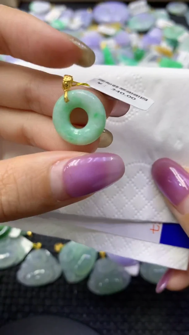 颈饰未镶嵌翡翠天然缅甸翡翠A货