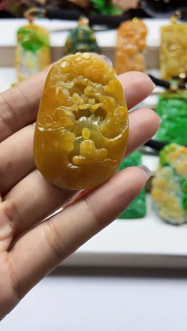 颈饰未镶嵌翡翠翡翠A货
