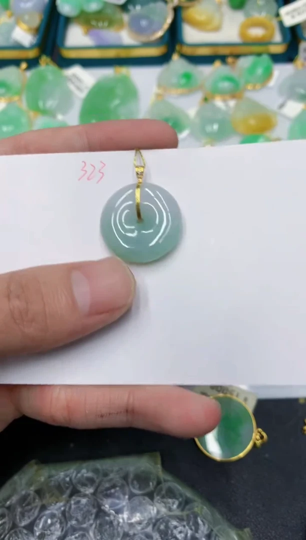颈饰18K金镶嵌翡翠111111