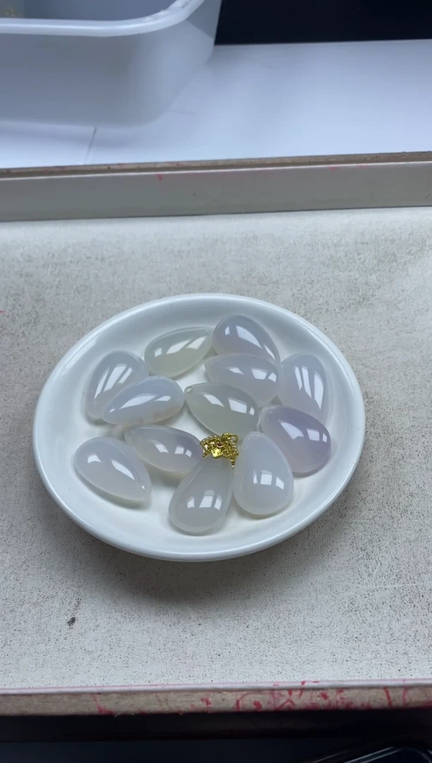 【闪购商品】玛瑙/玉髓颈饰未镶嵌x226荔枝冻水滴*1颗