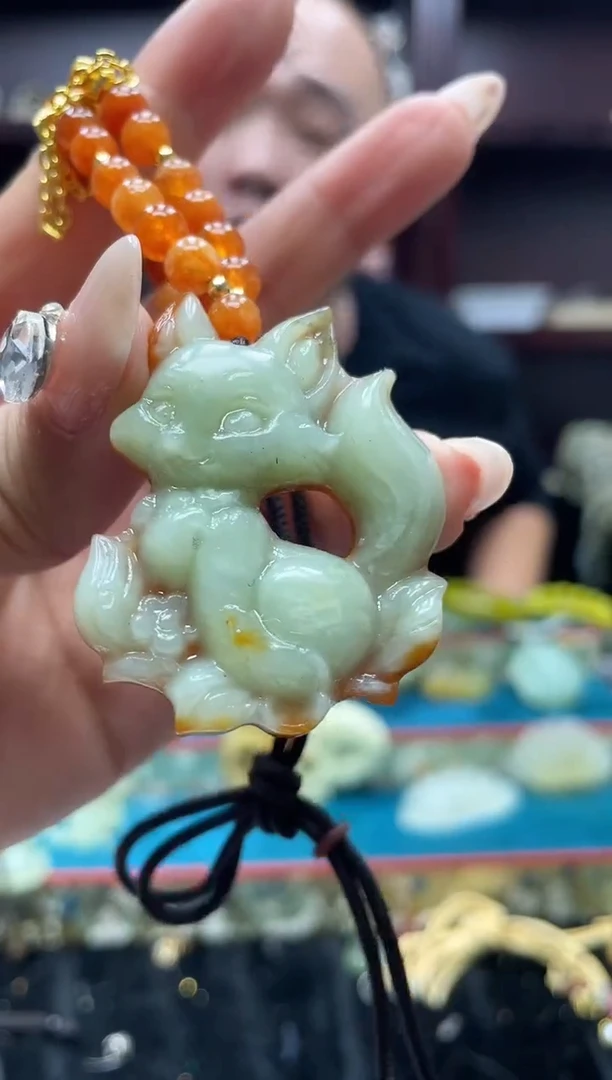 未镶嵌岫玉吊坠·