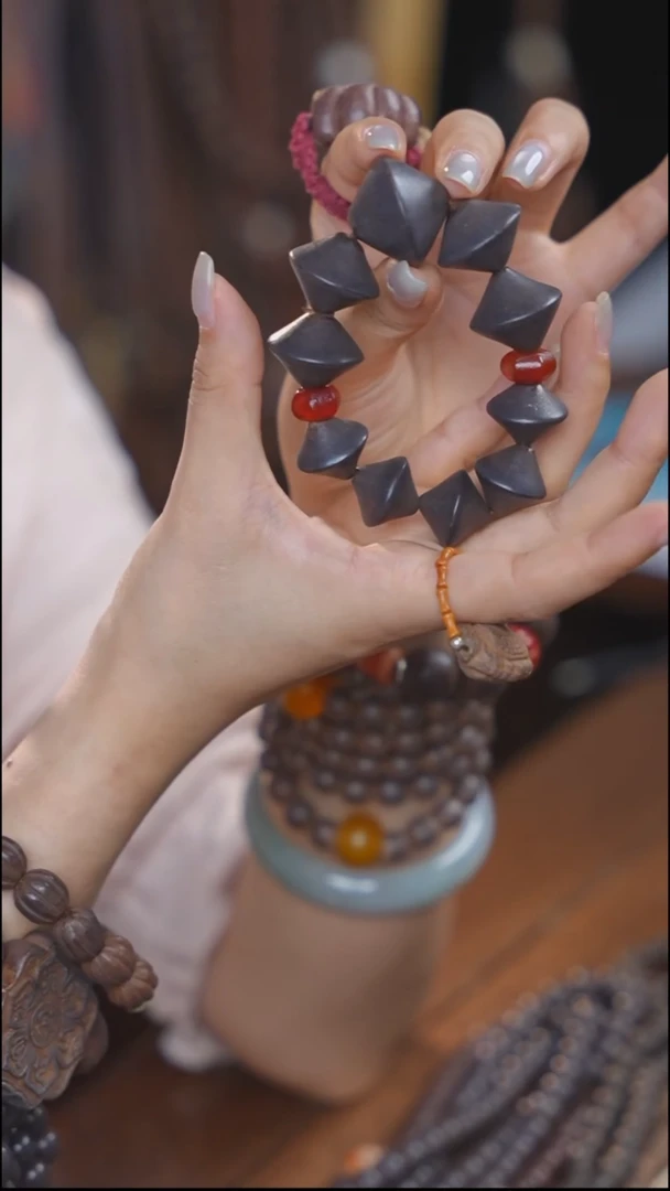 泥塑次第花开 大爱无疆单圈手串款式