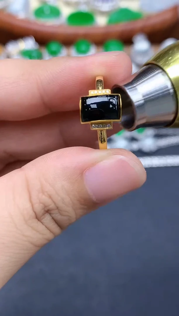 18K金镶嵌戒指翡翠310-中国好珍宝