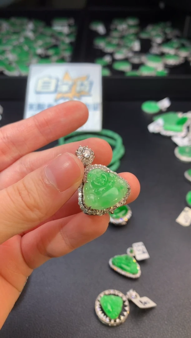 【闪购商品】翡翠颈饰银S925镶嵌翡翠