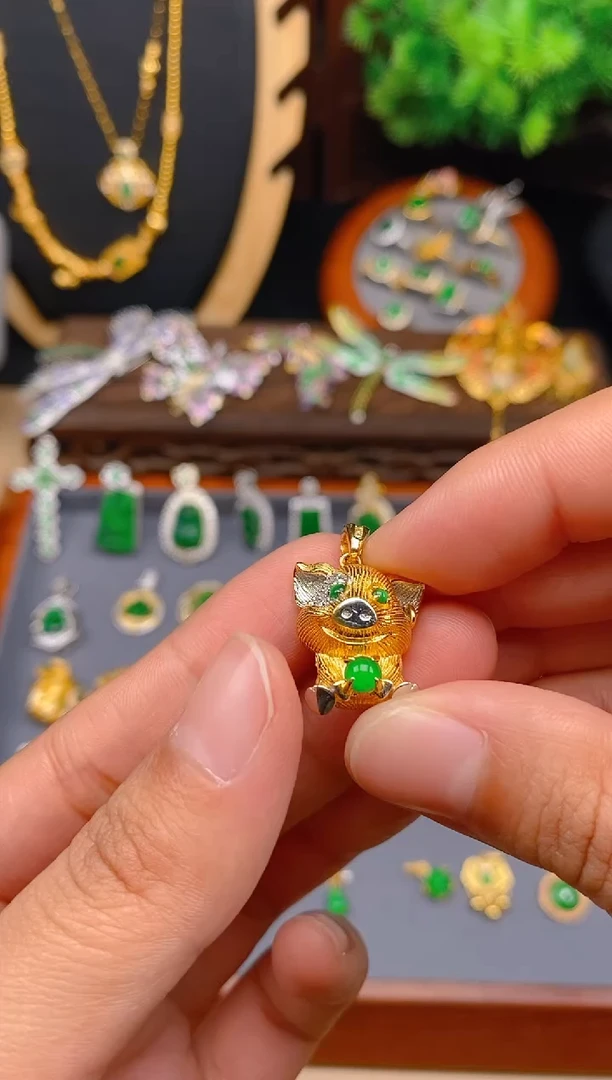【闪购商品】翡翠吊坠(不含链)银S925镶嵌小猪猪