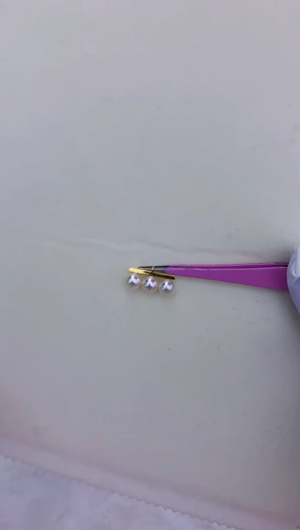 18K金镶嵌饰品海水珍珠6-7三珠横版平衡木吊坠