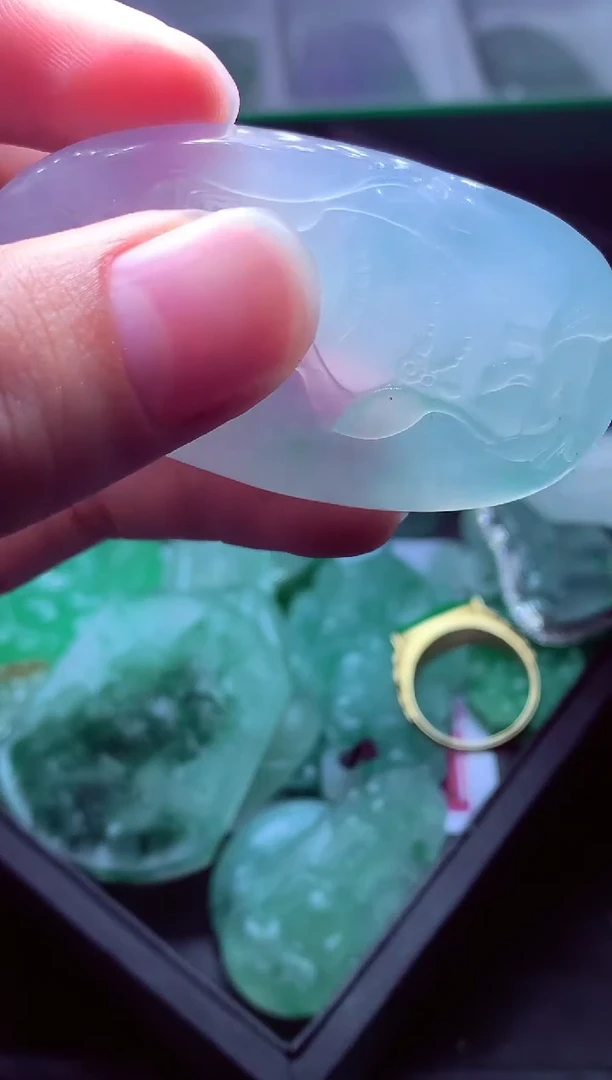 未镶嵌定制翡翠半***?毛货翡翠定制