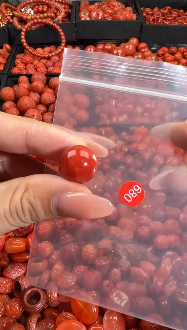 南红玛瑙未镶嵌颈饰1