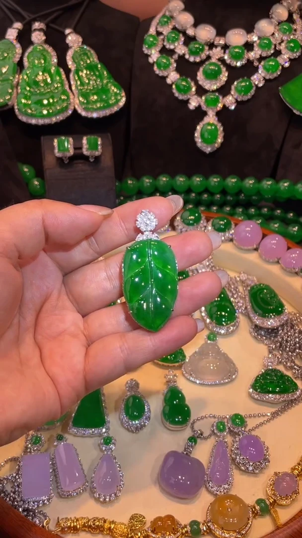 翡翠18K金镶嵌吊坠(不含链)吊坠