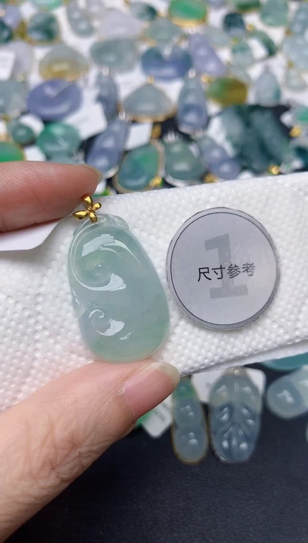 颈饰18K金镶嵌翡翠天然缅甸A货翡翠