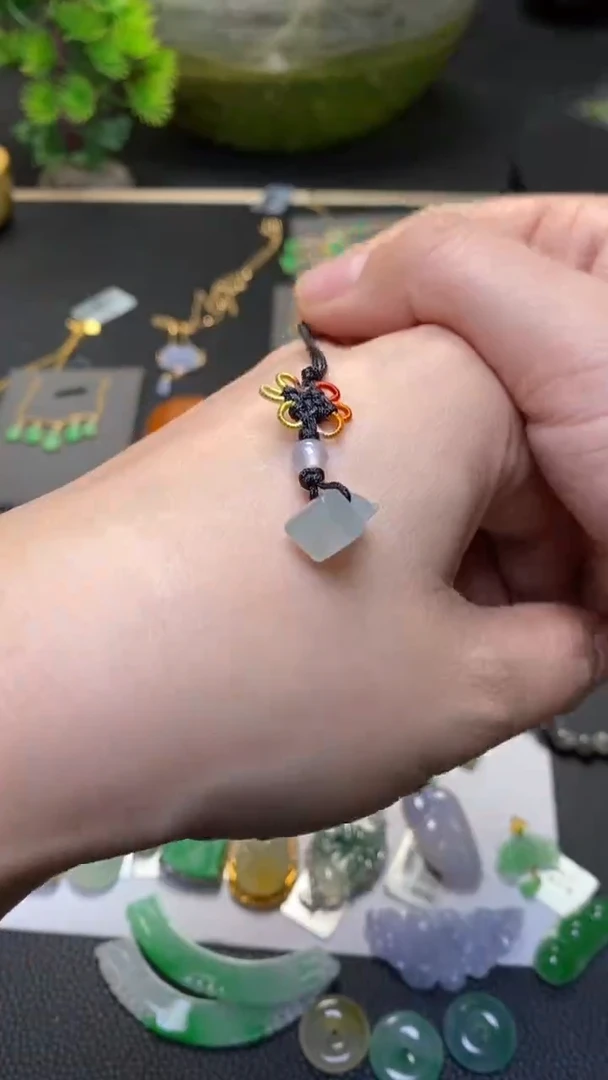 颈饰未镶嵌翡翠净货34210