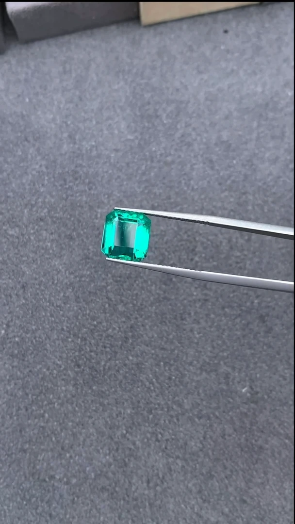 【闪购商品】祖母绿裸石未镶嵌4.64克拉