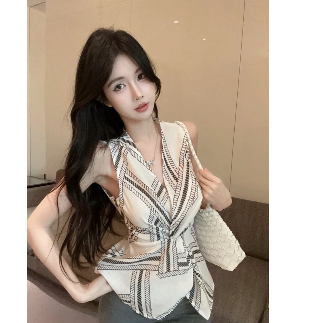 气质老钱风V领无袖扭结设计感修身显瘦上衣百搭微喇运动裤