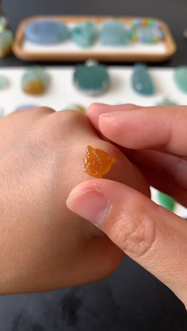 未镶嵌定制翡翠翡翠