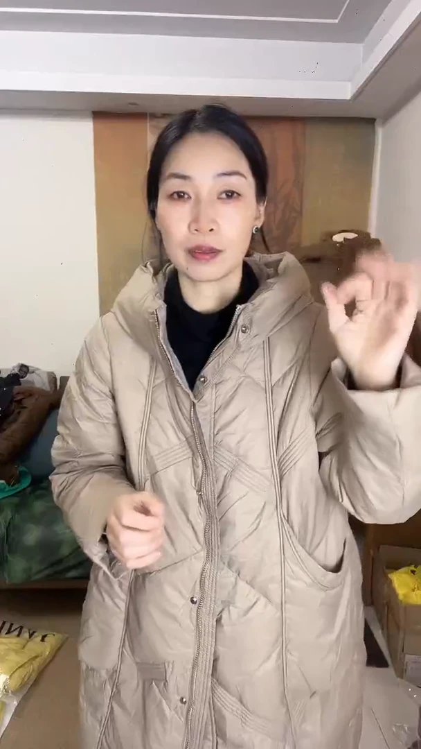卡其色XL码长款连帽女士羽绒服外套