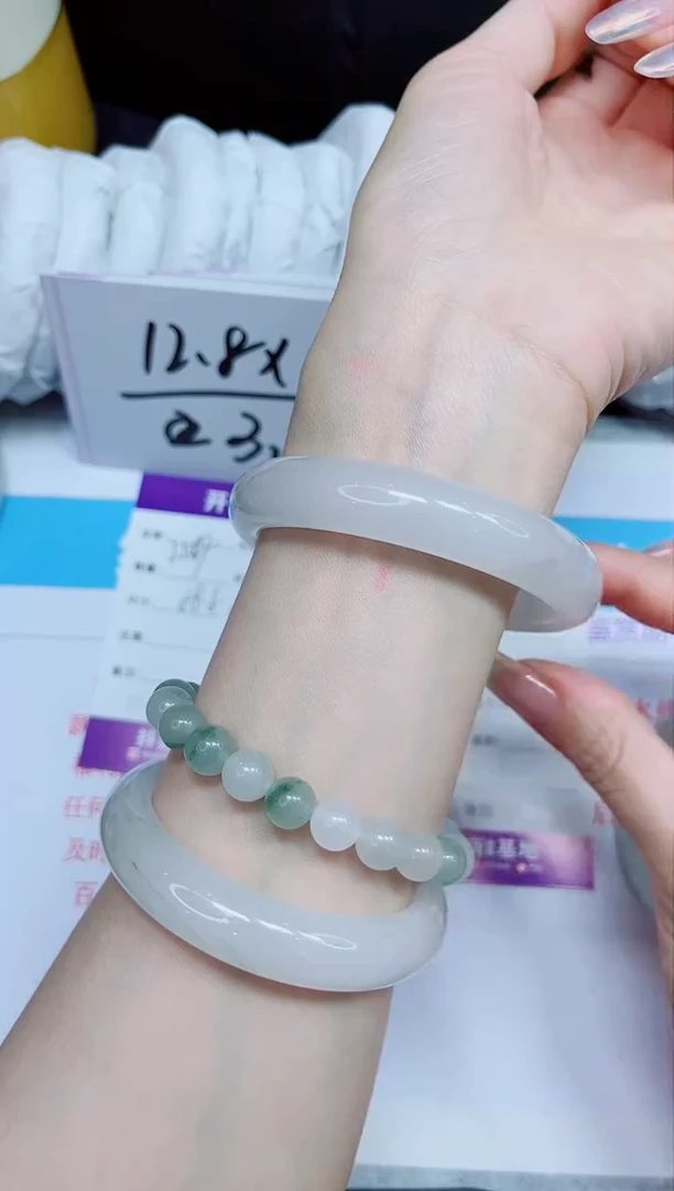 石英质玉手镯未镶嵌255