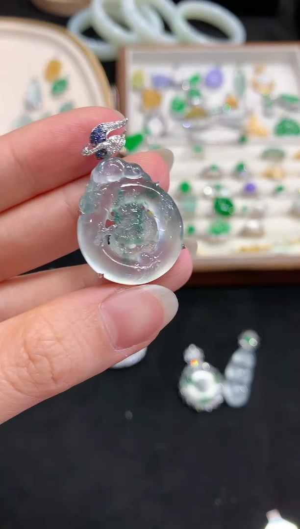 【闪购商品】翡翠吊坠(不含链)18K金镶嵌W492|29800