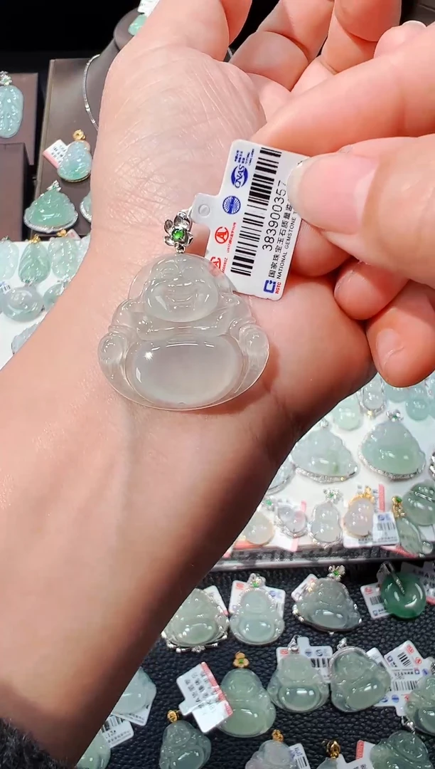 【闪购商品】翡翠吊坠(不含链)18K金镶嵌佛公吊坠357
