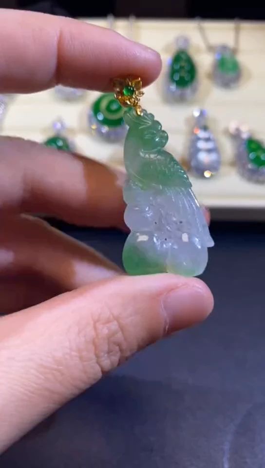【闪购商品】翡翠吊坠(赠链)18K金镶嵌缅甸天然A货翡翠