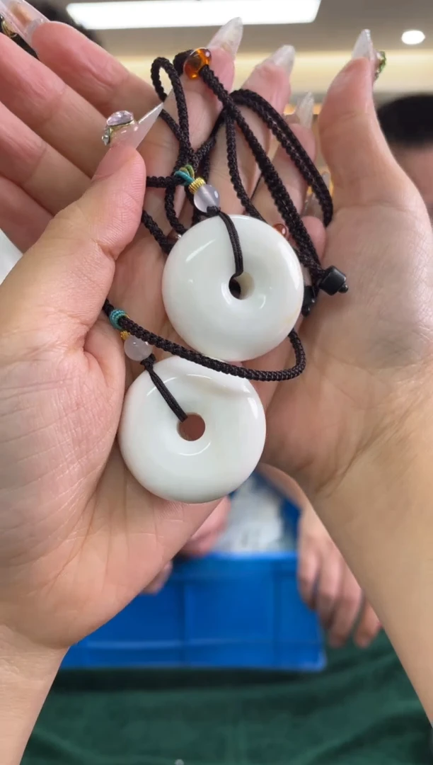 石英质玉·未镶嵌多样性发一件